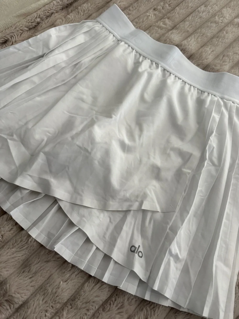 ALO Yoga White Pleated Athletic Skirt with Built-In Short